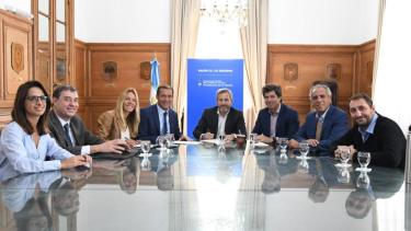 El gobernador firmó con el gobierno nacional una carta de intención para acceder al crédito.