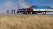 Imagen de Impactante incendio de un acoplado a pocos kilómetros de Patagones