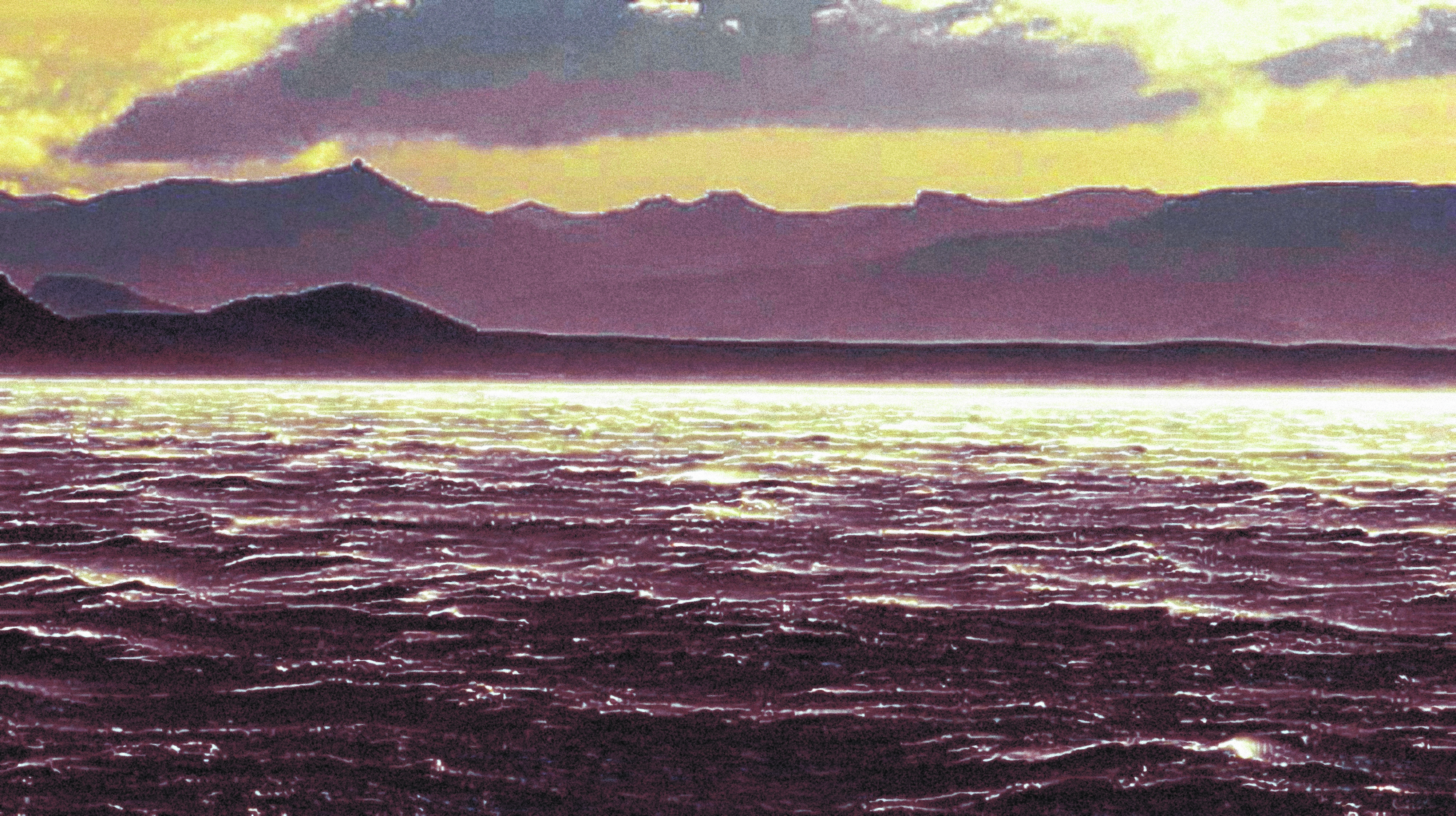 El lago Nahuel Huapi se destaca por su profundidad y sus ocho ramificaciones o brazos.  