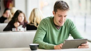 Egresados universitarios pueden consultar online el estado de la legalización de su título