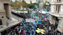 Imagen de Análisis | En la Plaza de Mayo, hubo acto relámpago con llamados a la unidad