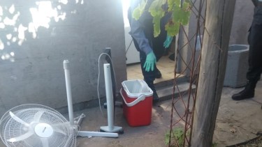 Robaron una casa en El Cóndor y fueron detenidos