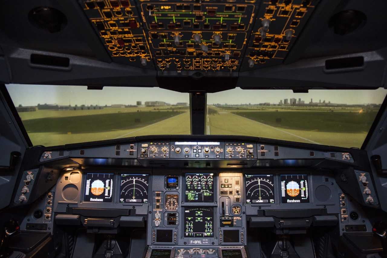 En Ezeiza hay un simulador que permite ayudar a los que tienen miedo a volar. (Foto: Gentileza)