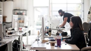 Los trabajadores ajustaron gastos y ven un futuro negro