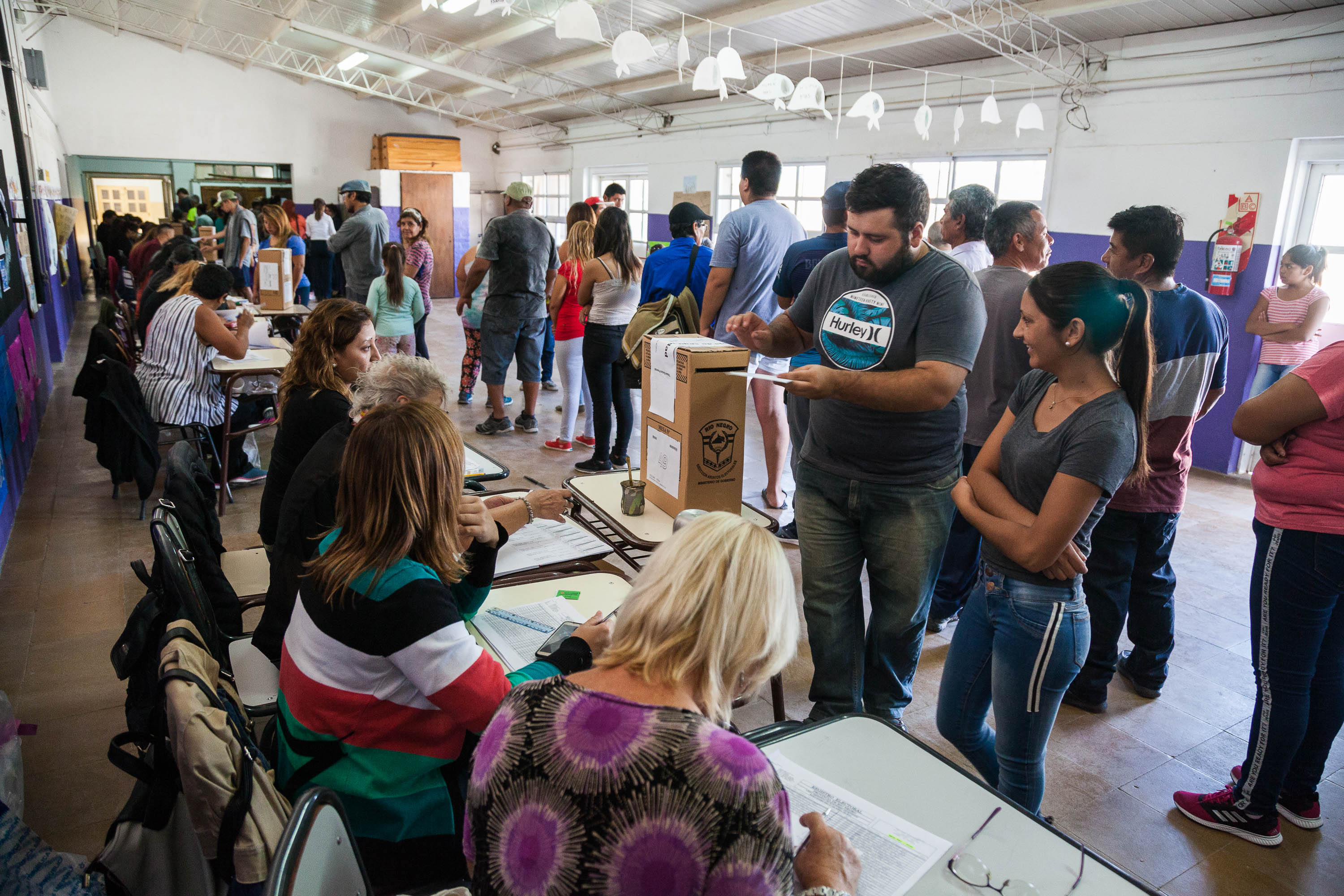 La ciudadanía dio una importante respuesta en las primeras horas de votación. Foto: Marcelo Ochoa