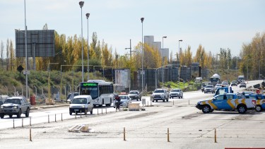 Las camionetas de la Agencia de Seguridad Vial llamaron la atención de los usuarios. (Foto: Mauro Pérez)