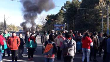 Desocupados cortaron la Ruta 22 en Roca en reclamo de fuentes de trabajo