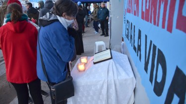 Los grupos afines a Rodríguez Lastra hicieron vigilia durante las audiencias. (Foto: Yamil Regules)