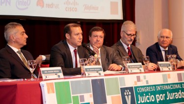 El gobernador Omar Gutiérrez mientras realizaba su discurso de apertura. Foto: Prensa de Gobierno