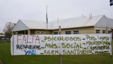 Se firmaron tres nombramientos para  el servicio de l hospital de San Patricio del Chañar. Foto archivo Florencia Salto
