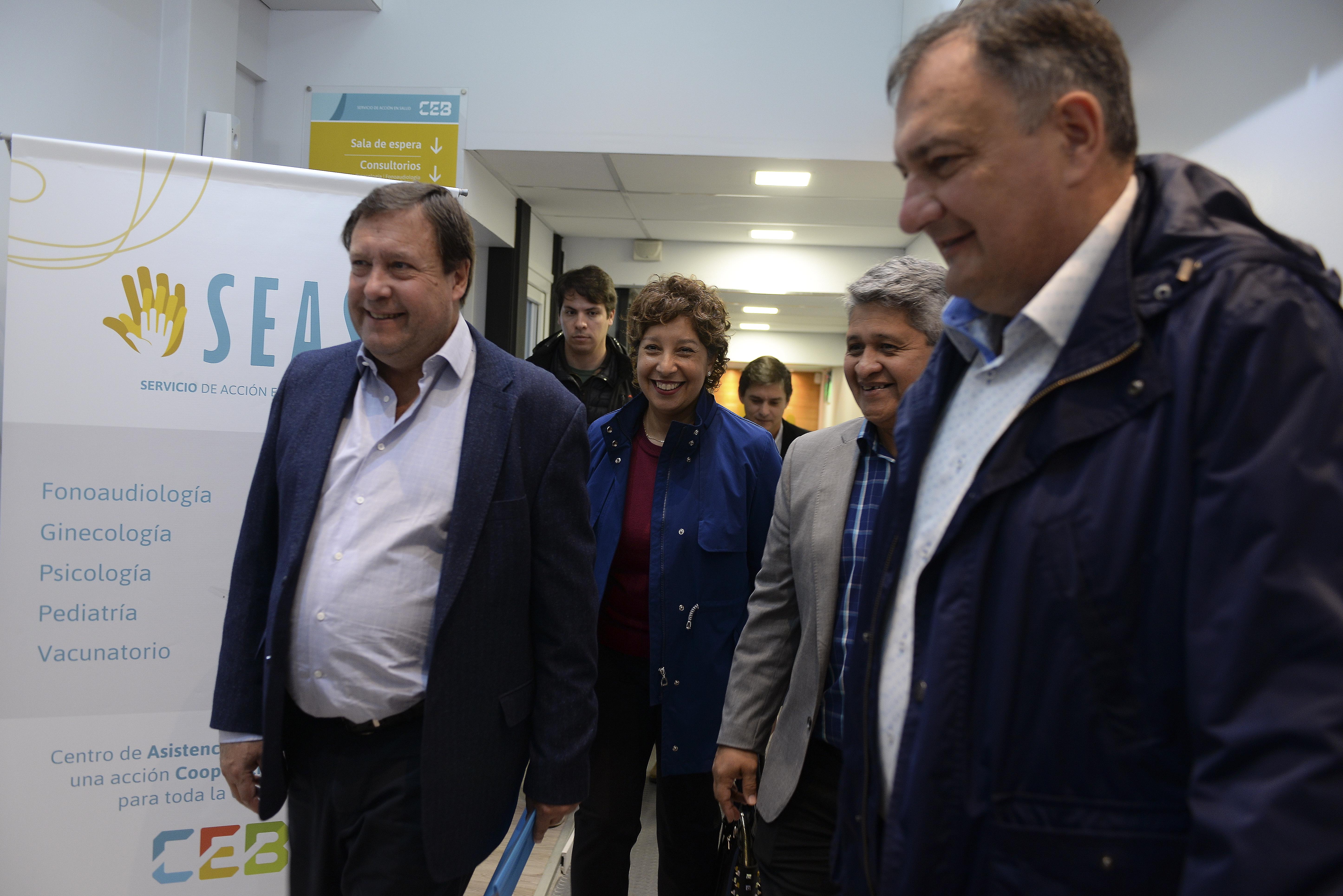 El gobernador Weretilneck ayer en Bariloche inauguró un servicio de la salud de la CEB. (Foto: Alfredo Leiva)
