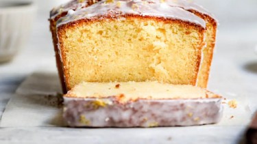 Probá este esponjoso budín de limón, en simples pasos.-