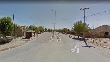 El robo ocurrió en avenida Schreiber al 40 de plaza Huincul. (Captura)