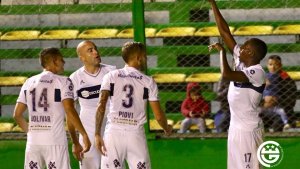 El Lobo platense bajó al Halcón en Varela