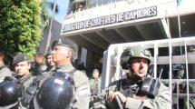 Imagen de Gendarmería allanó la sede de Camioneros por la causa de la barra de Independiente