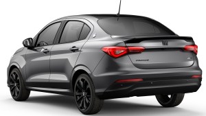 Fiat lanza una edición limitada del Cronos por los 100 años en Argentina