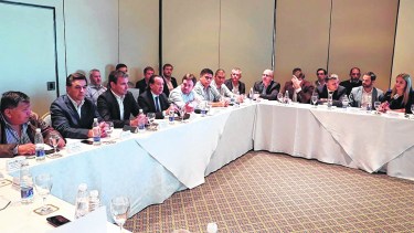 El encuentro para toda la industria del golfo giró principalmente sobre el petróleo.