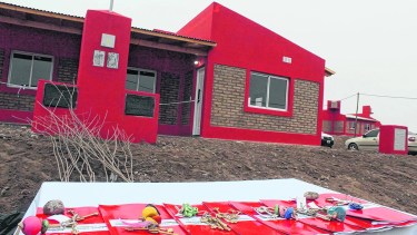 Río Negro finaliza viviendas pero no arranca su plan Camino a Casa