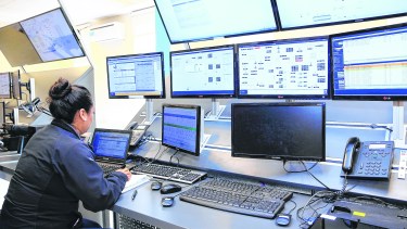 Desde varias salas supervisan Bandurria Sur, La Amarga Chica, Loma Campana, El Orejano y otros bloques donde hay pilotos.