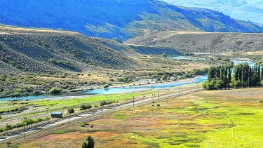 Norte neuquino: Lewis está interesado en construir otra microcentral hidroeléctrica