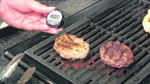 SUH: la enfermedad letal que puede esconderse  en un mordisco de hamburguesa