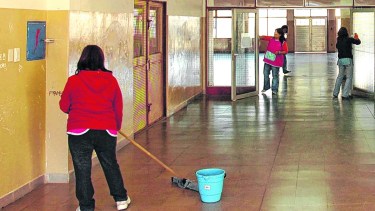 La Ley 4.640 fija el pase de todos los adicionales a remunerativos a los 50 y 55 años, pero la Justicia dijo que la edad no es prioritaria.