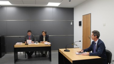 El presidente del tribunal Marcelo Barrutia leyó la sentencia junto al juez Emilio Riat. (Gentileza)