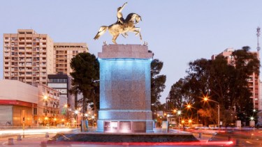 El monumento a San Martín es uno de los centros de protestas. (Gentileza)