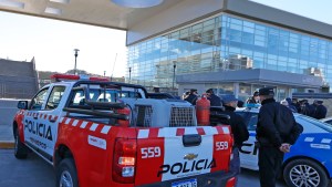 Evacuaron la Ciudad Judicial de Neuquén por el hallazgo de una falsa bomba