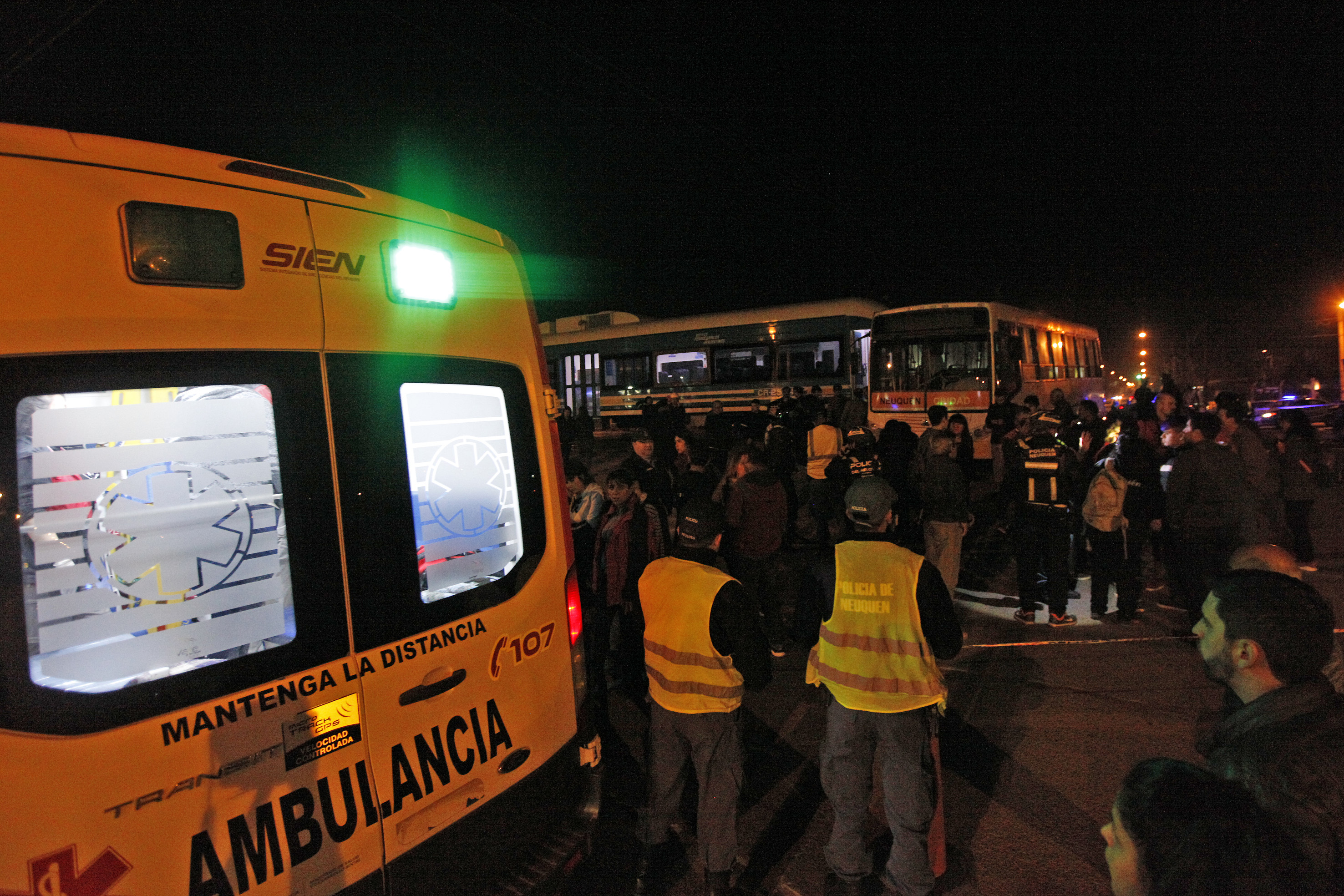 Cinco personas fueron atendidas por los servicios de emergencias. (Foto: Juan Thomes.-)