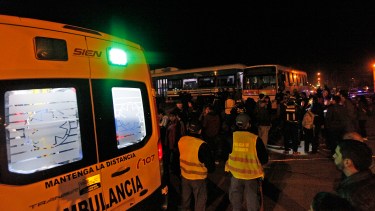 Cinco personas fueron atendidas por los servicios de emergencias. (Foto: Juan Thomes.-)