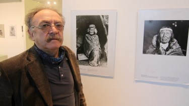 Osvaldo Mondelo investigó durante cuatro años para armar la exposición que se exhibe en Neuquén y que puede recorrerse de lunes a viernes de 8 a 20 y los sábados y domingos de 16 a 20.