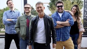 Adrián Suar, un «Chueco en línea»