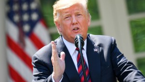 Trump pidió reformar el asilo en EEUU y admitir más inmigrantes calificados