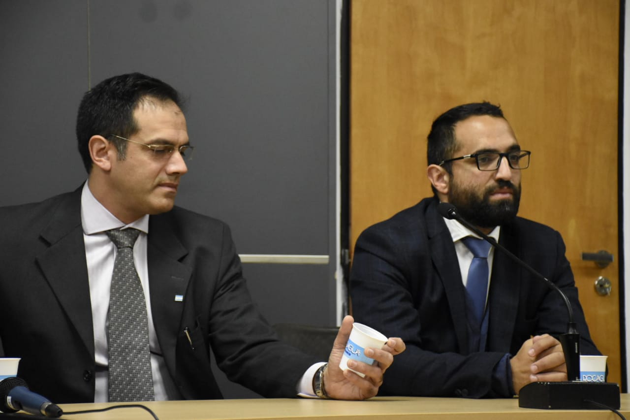 El médico Rodríguez Lastra junto a su abogado defensor durante la lectura del veredicto. (Foto: Archivo/Florencia Salto).-