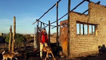 Un incendio consumió una casa en Fisque Menuco de Roca