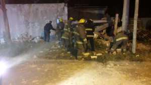 Un hombre herido al explotar un garrafa en un barrio de Neuquén