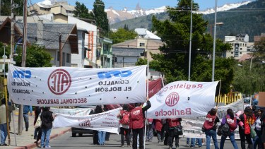 La dirigencia de ATE estará hoy en la rotonda del Ñireco. (Archivo)