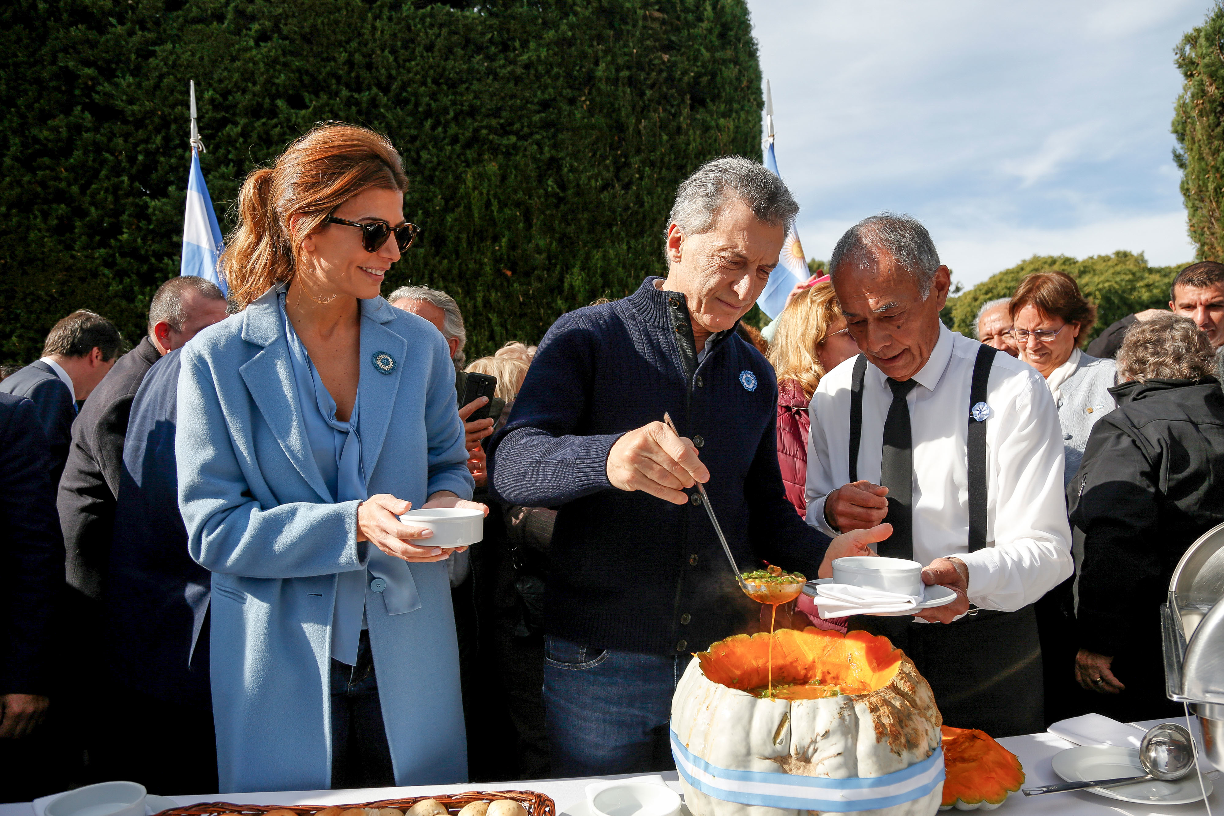 El Presidente de la Nacion, Mauricio Macri, junto a la primera dama, Juliana Awada en el dia de la Patria en la quinta de olivos. Foto: Agencia Télam