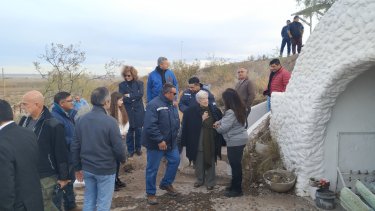 en el mirador de El Chañar se colocó la urna con las cenizas de Roberto Gasparri. Gentileza Municipalidad de El Chañar