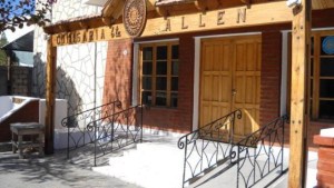 Asaltaron a punta de pistola a una adolescente en Allen