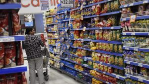 Las ventas en supermercados cayeron un 12,7% en julio