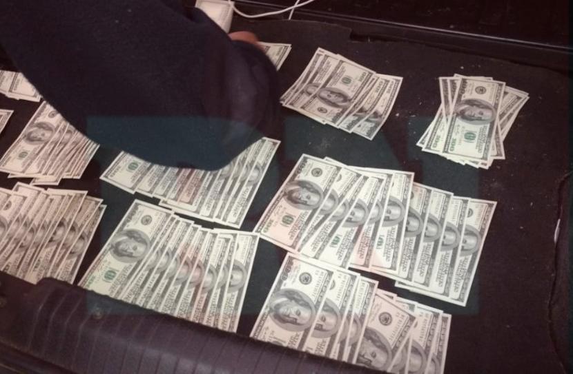 Los dólares fueron secuestrados en un operativo de tránsito. (Foto: Gentileza.-)