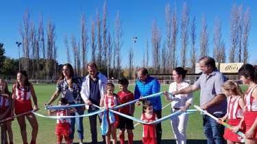 El ministro Luis Sánchez y el gobernador Omar Gutiérrez participaron del corte de cinta. (Foto: Ministerio de Deportes Neuquén)