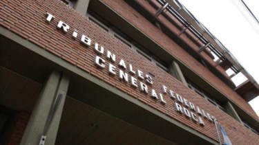 El juicio contra los dirigentes del FOL se realizará en el edificio del Juzgado Federal en Roca. foto: archivo.