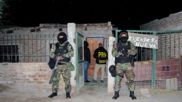 Kiosco de droga en Roca: cocaína, marihuana y nueve detenidos tras allanamientos