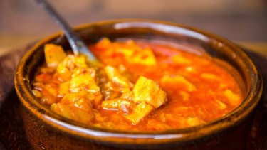 La receta original para hacer un locro suculento para 12 comensales