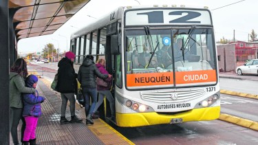 Los carriles exclusivos facilitan la circulación del transporte del Oeste al centro.  Foto: Florencia Salto. 
