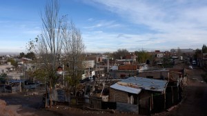 Firman un convenio para regularizar la toma Pacífica