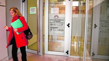 La Defensoría del Pueblo de Neuquén y un grupo de vecinos presentó un amparo ante el juzgado civil cuatro. (Mauro Pérez)